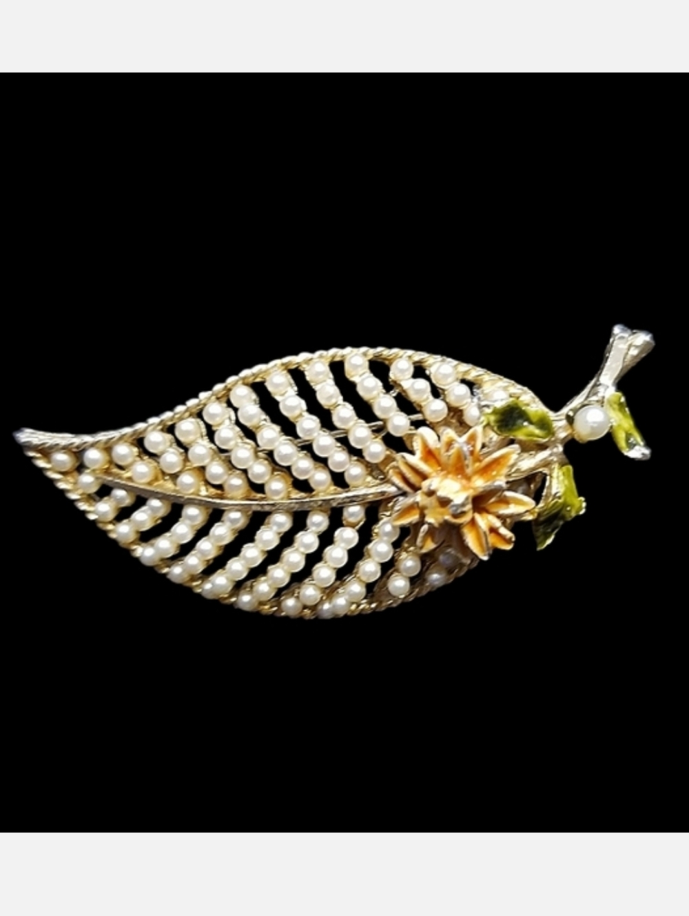 BSK Vintage 60's Leaf Brooch Enamel/Faux Pearl Gold-tone Coquettegirl Collector